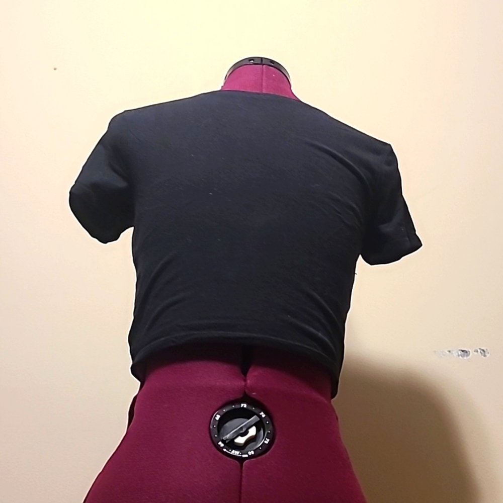 Cute graphic crop top - Picture 2 of 2